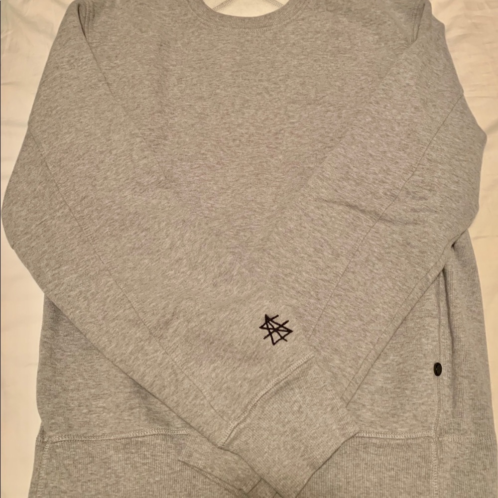 Surface to Air - Grey Sweatshirt - Large - Picture 3 of 5